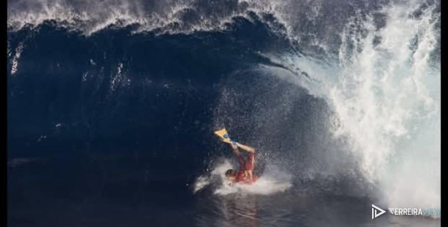 Rui Ferreira num drop atrasado em El Frontón, Gran Canaria